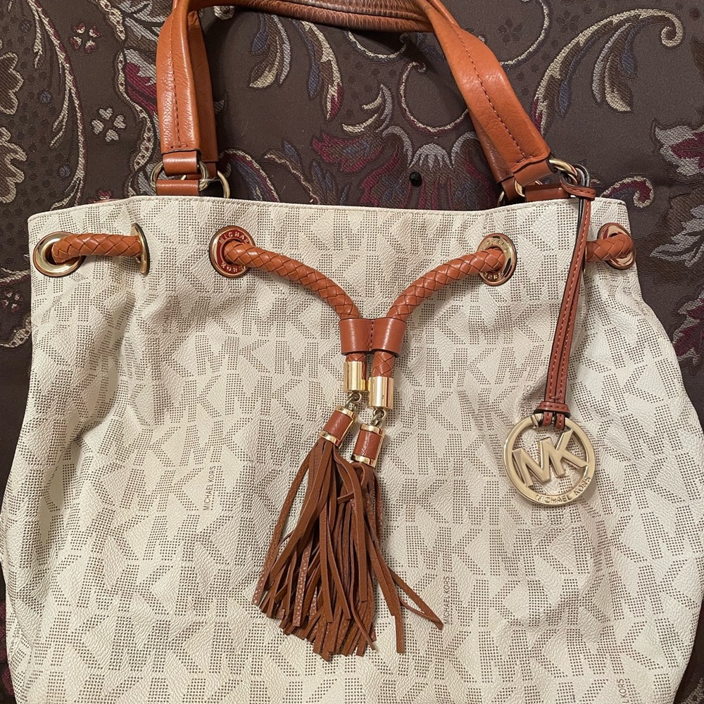 Michael Kors Hobo Purse